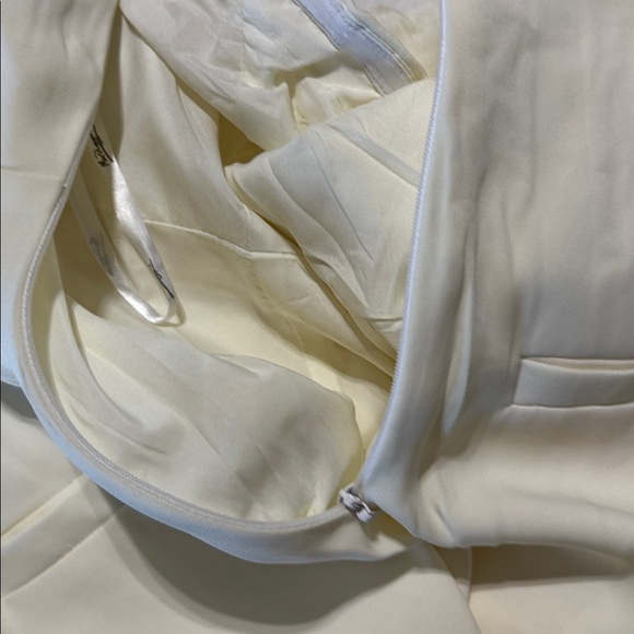 Mac Duggal Ivory Crepe Halter Neck Flower Detail Jumpsuit - Picture 16 of 16